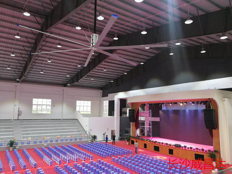 夏季厂房降温设备当选大型工业风扇，自然舒爽提高工作效率