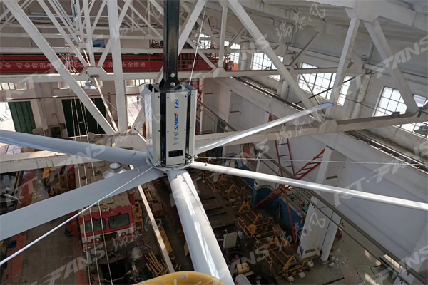 高大空间通风降温就选高安全保障、高性价比的瑞泰风工业大型风扇