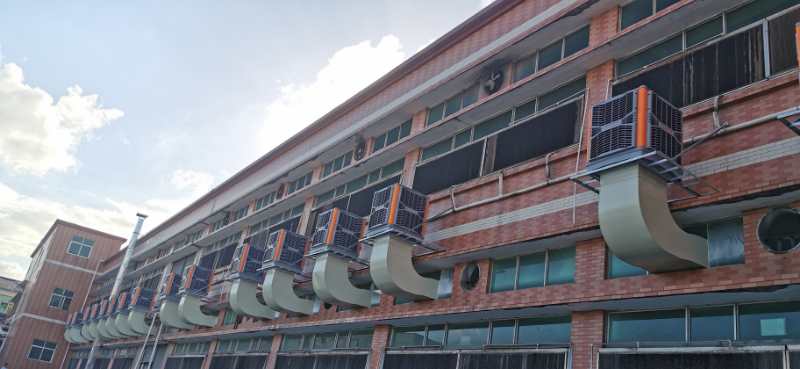 夏天工厂车间降温使用环保空调，有效节能降耗